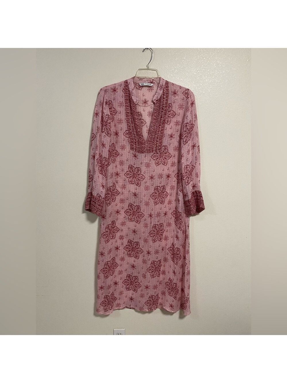 Zara Dress Women’s Size Medium Pink Metallic Thread Print Kaftan Dress Unlined